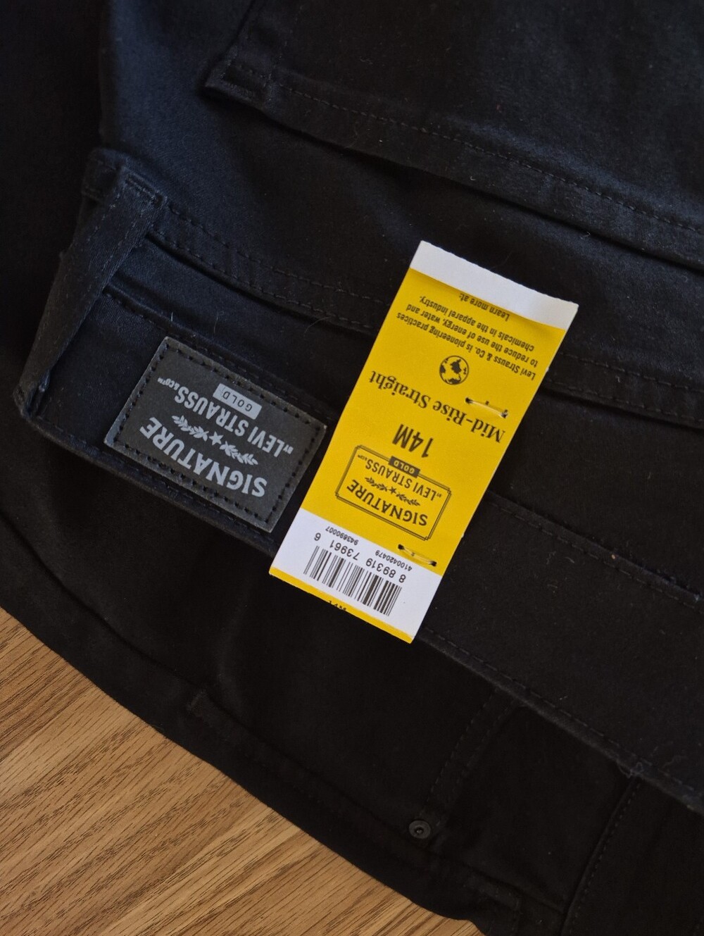 Levi's Women's Mid-Rise Straight Black Jeans - Picture 2 of 8